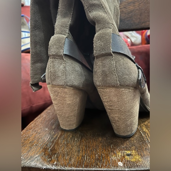 Dolce Vita Tan Dark Taupe Hawthorne Suede Boot - Picture 10 of 11